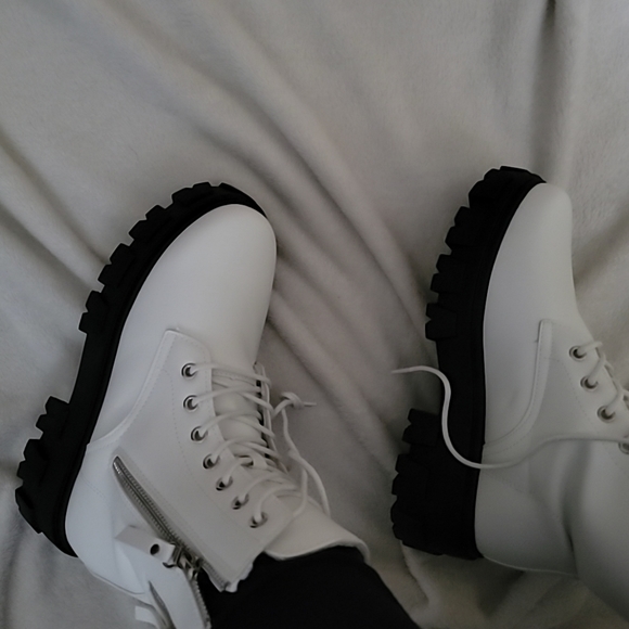 Just In 🖤 Valeska Military White boots - Picture 3 of 7